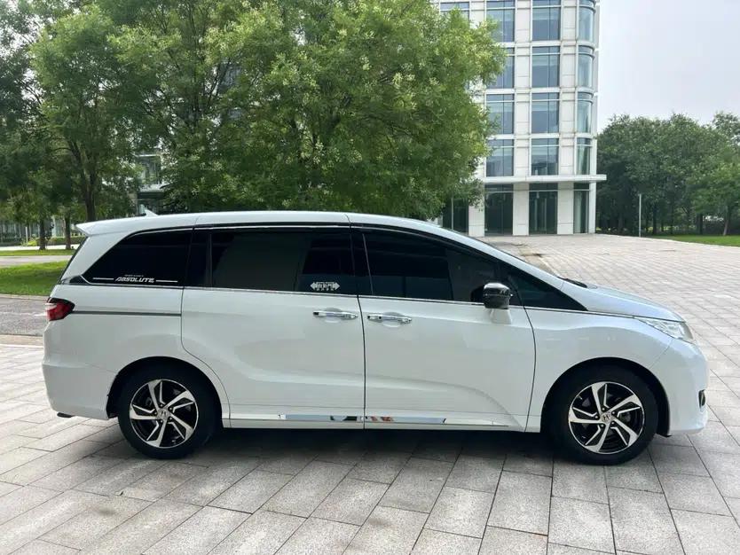 Honda Odyssey 2017 2.4L Smart Edition — миниатюра 4