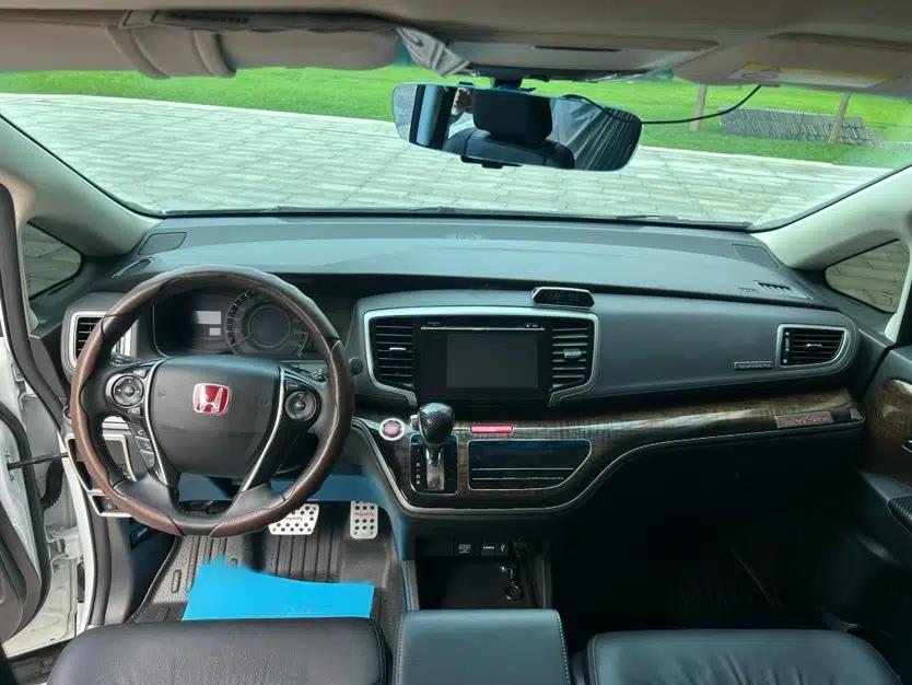 Honda Odyssey 2017 2.4L Smart Edition — миниатюра 9
