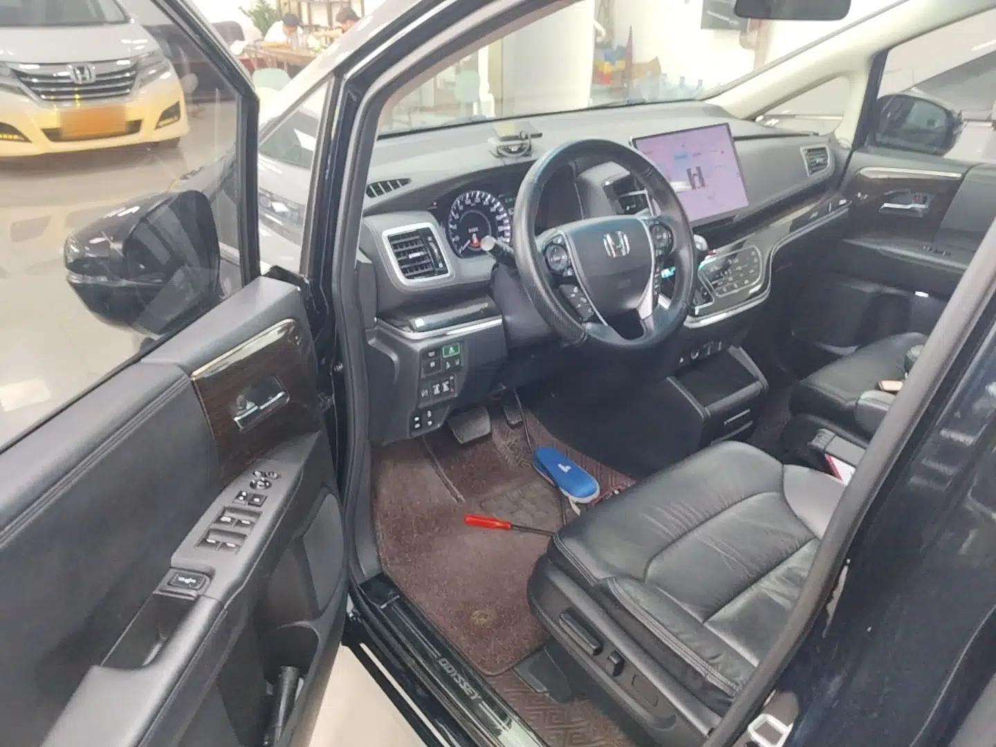 Honda Odyssey 2021 2.0L Rui·Smart Edition — миниатюра 18