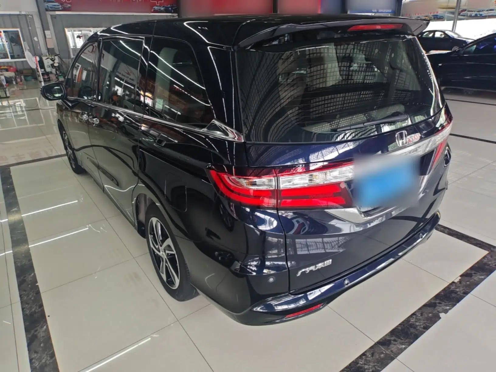 Honda Odyssey 2017 2.4L Luxury Edition — миниатюра 4