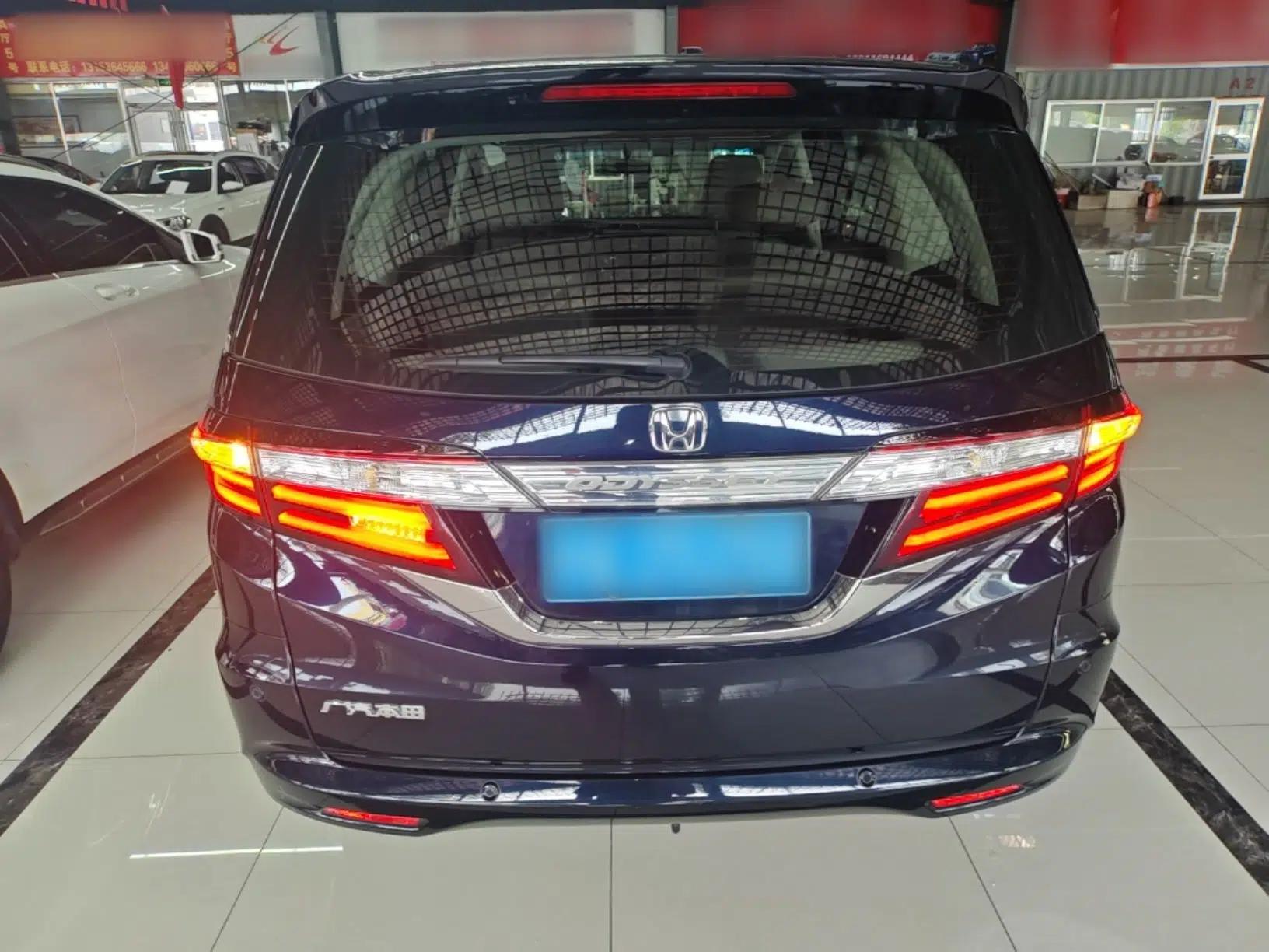 Honda Odyssey 2017 2.4L Luxury Edition — миниатюра 5