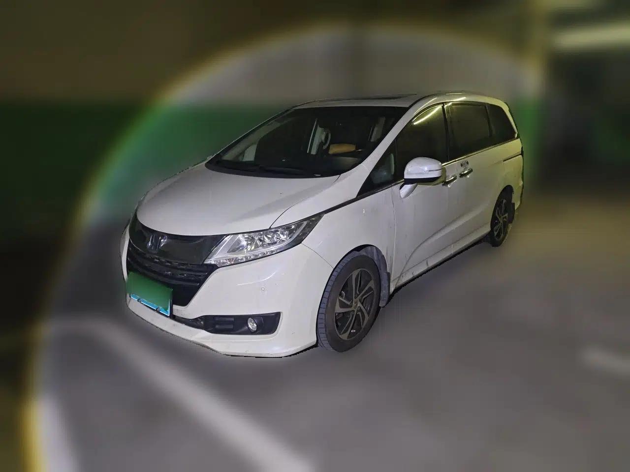 Honda Odyssey 2015 Updated Version 2.4L Smart Edition — миниатюра 1