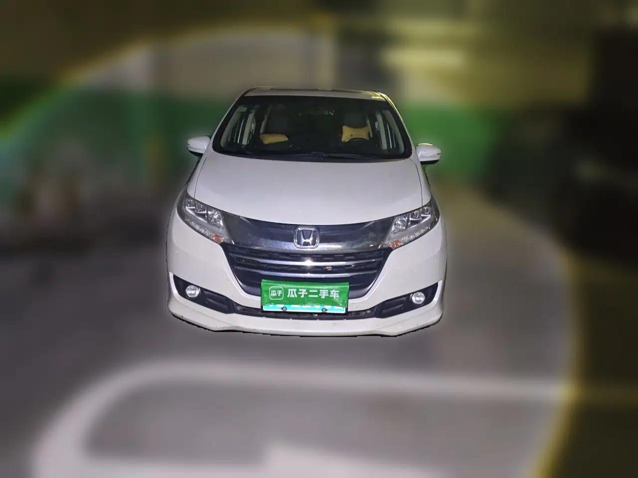 Honda Odyssey 2015 Updated Version 2.4L Smart Edition — миниатюра 2