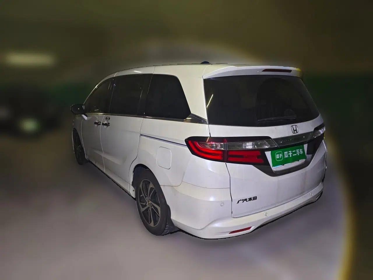 Honda Odyssey 2015 Updated Version 2.4L Smart Edition — миниатюра 4