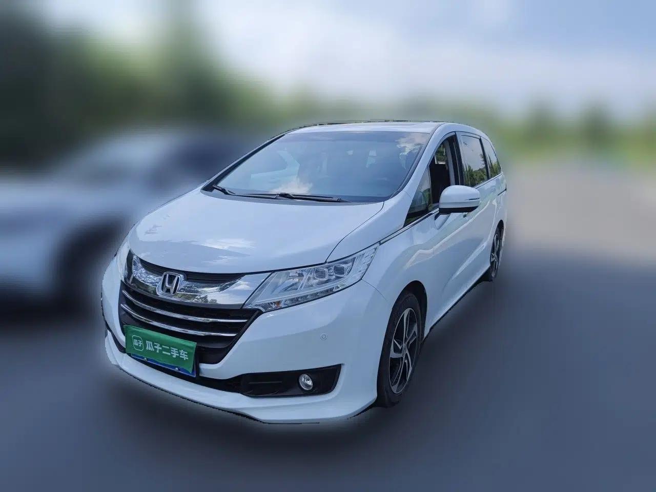 Honda Odyssey 2017 2.4L Smart Edition — миниатюра 1