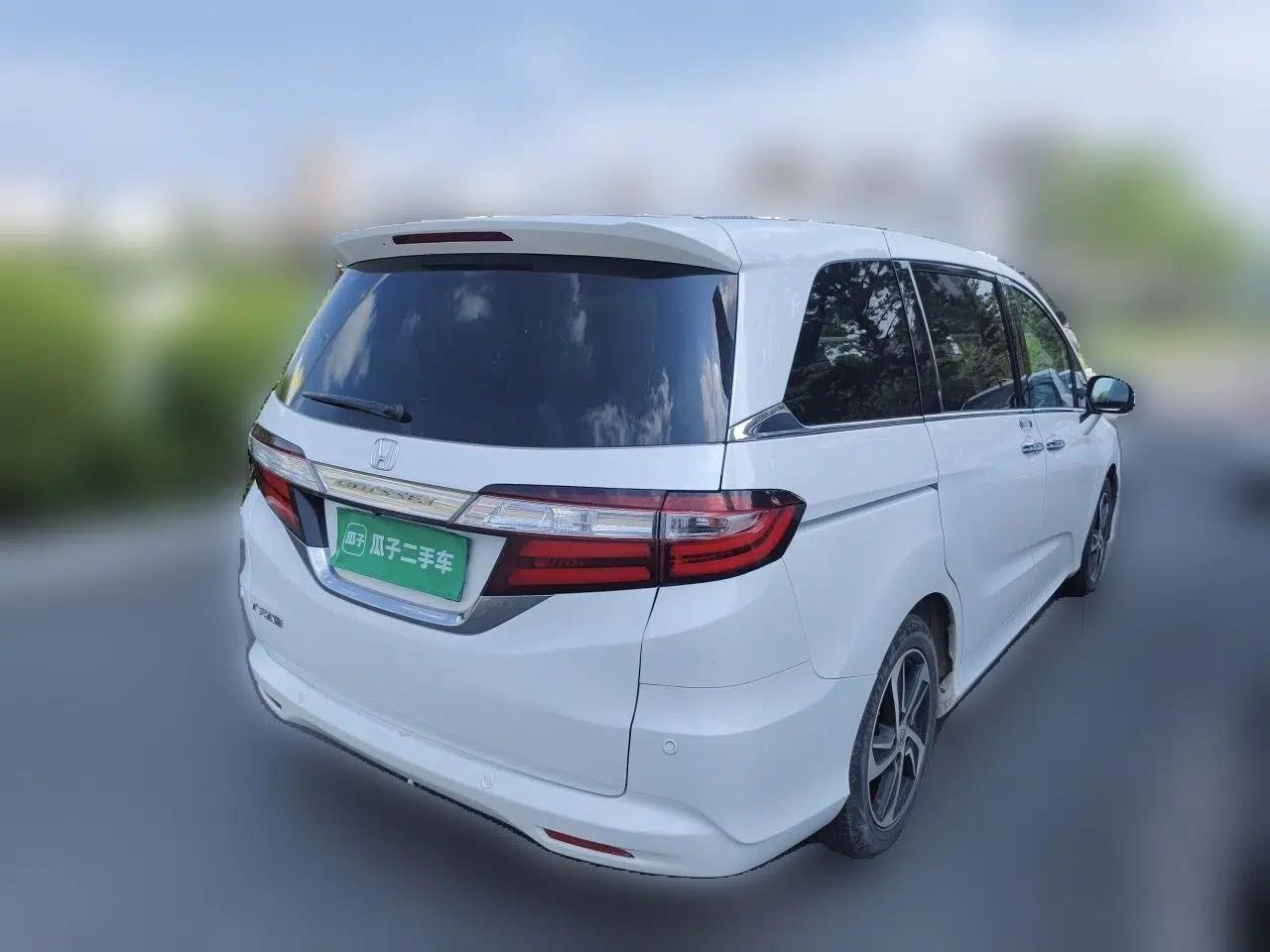 Honda Odyssey 2017 2.4L Smart Edition — миниатюра 6