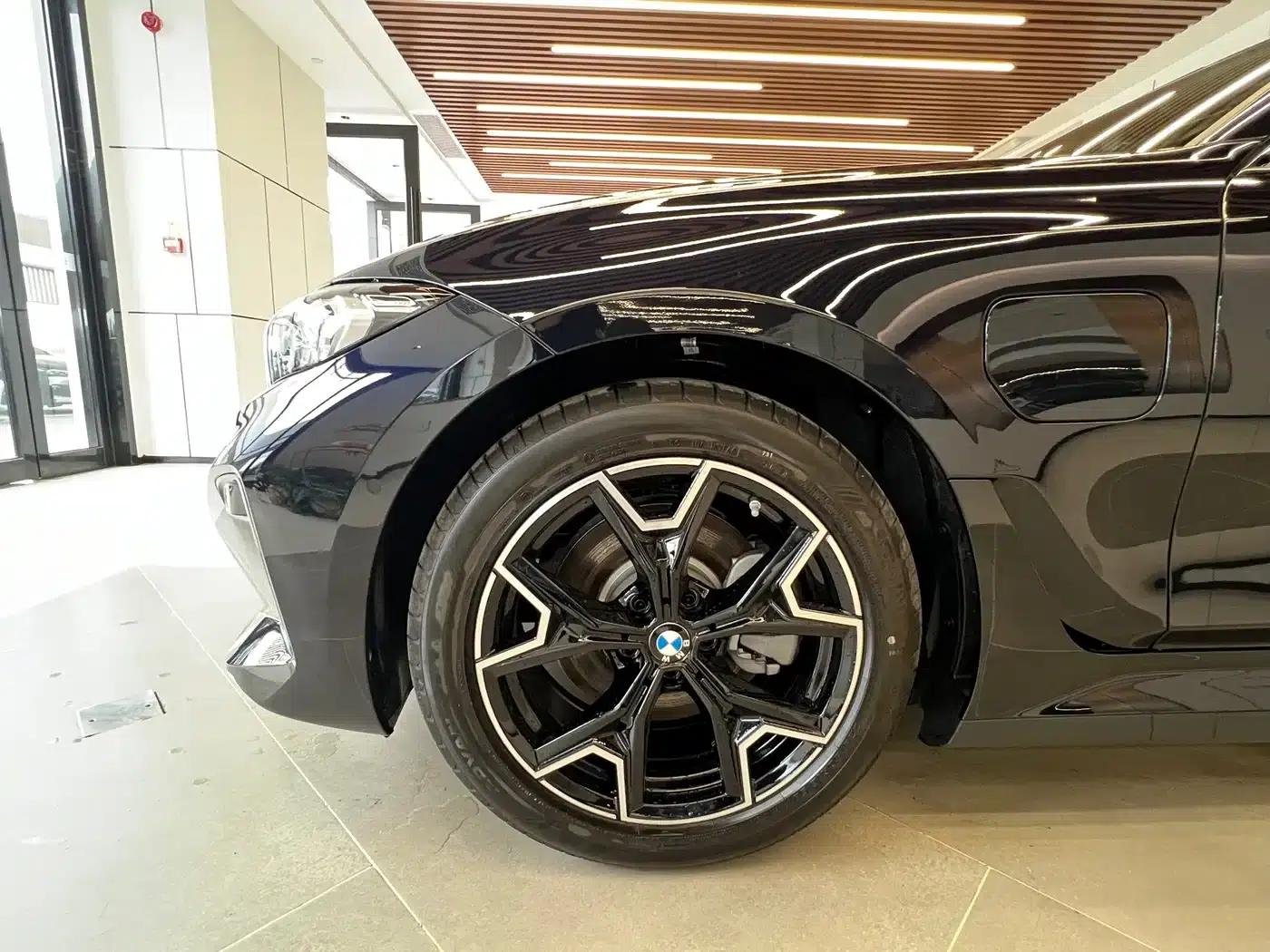 BMW i3 2025 eDrive 40 L Shadow Edition — миниатюра 4