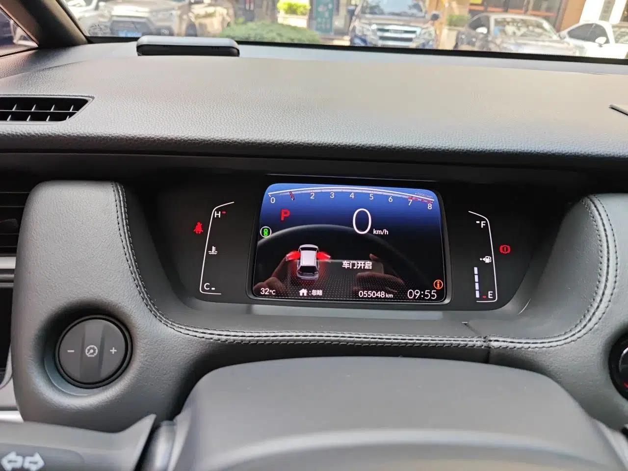 Honda LIFE 2021 1.5L CVT CRO-SS Fun Edition — миниатюра 8