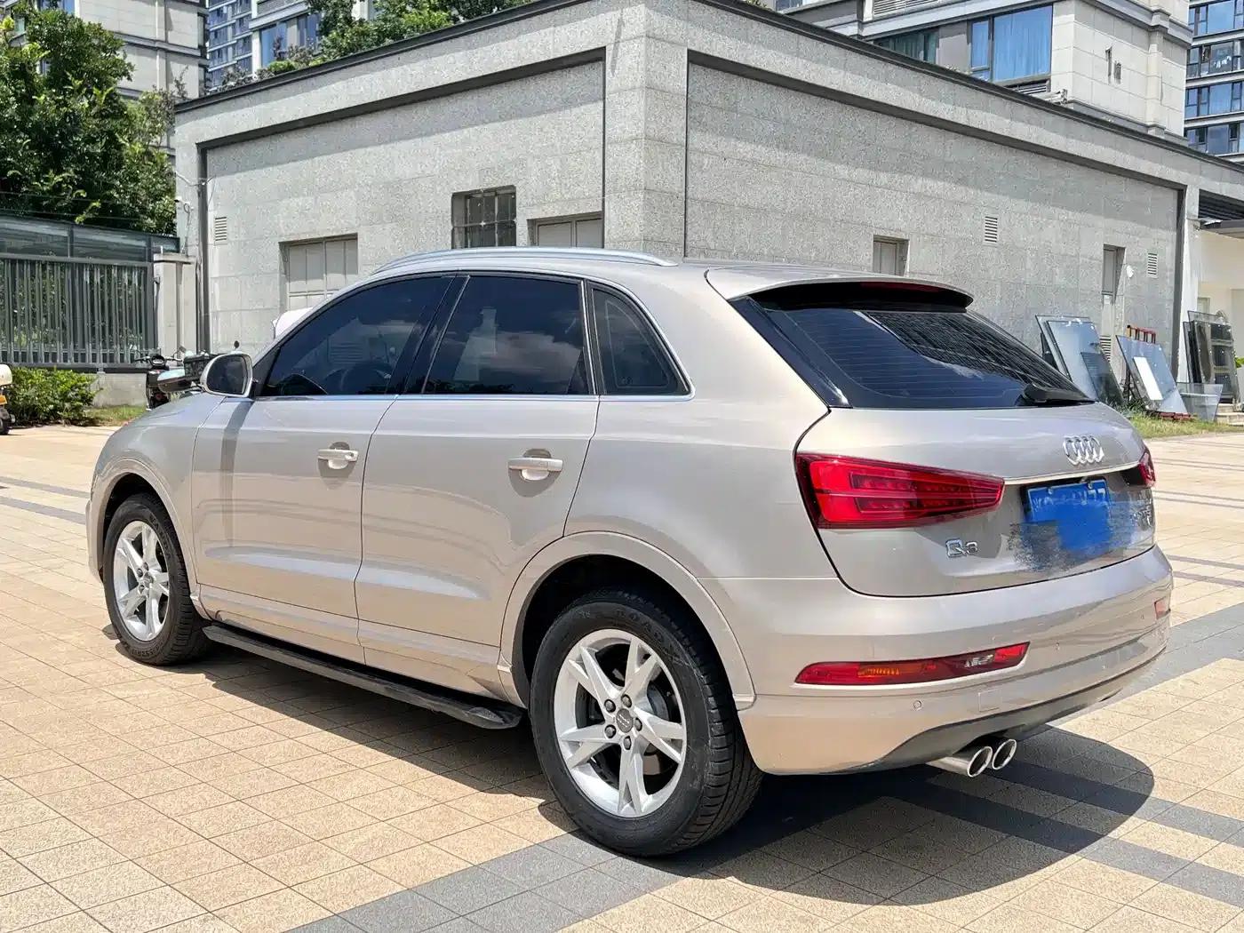 Audi Q3 2018 30th Anniversary Edition 30 TFSI Fashion Model — миниатюра 17