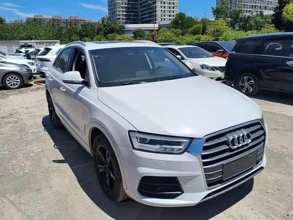 Audi Q3 2018 30th Anniversary Edition 30 TFSI Fashion Model — миниатюра 4