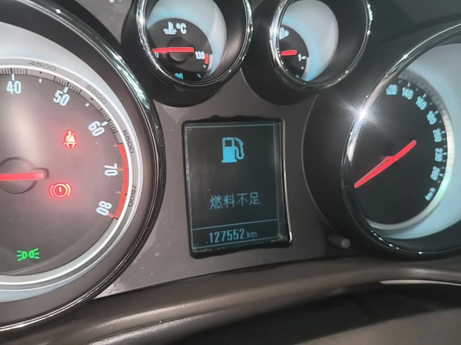Buick Regal 2015 2.0L Leading Fashion Edition — миниатюра 14