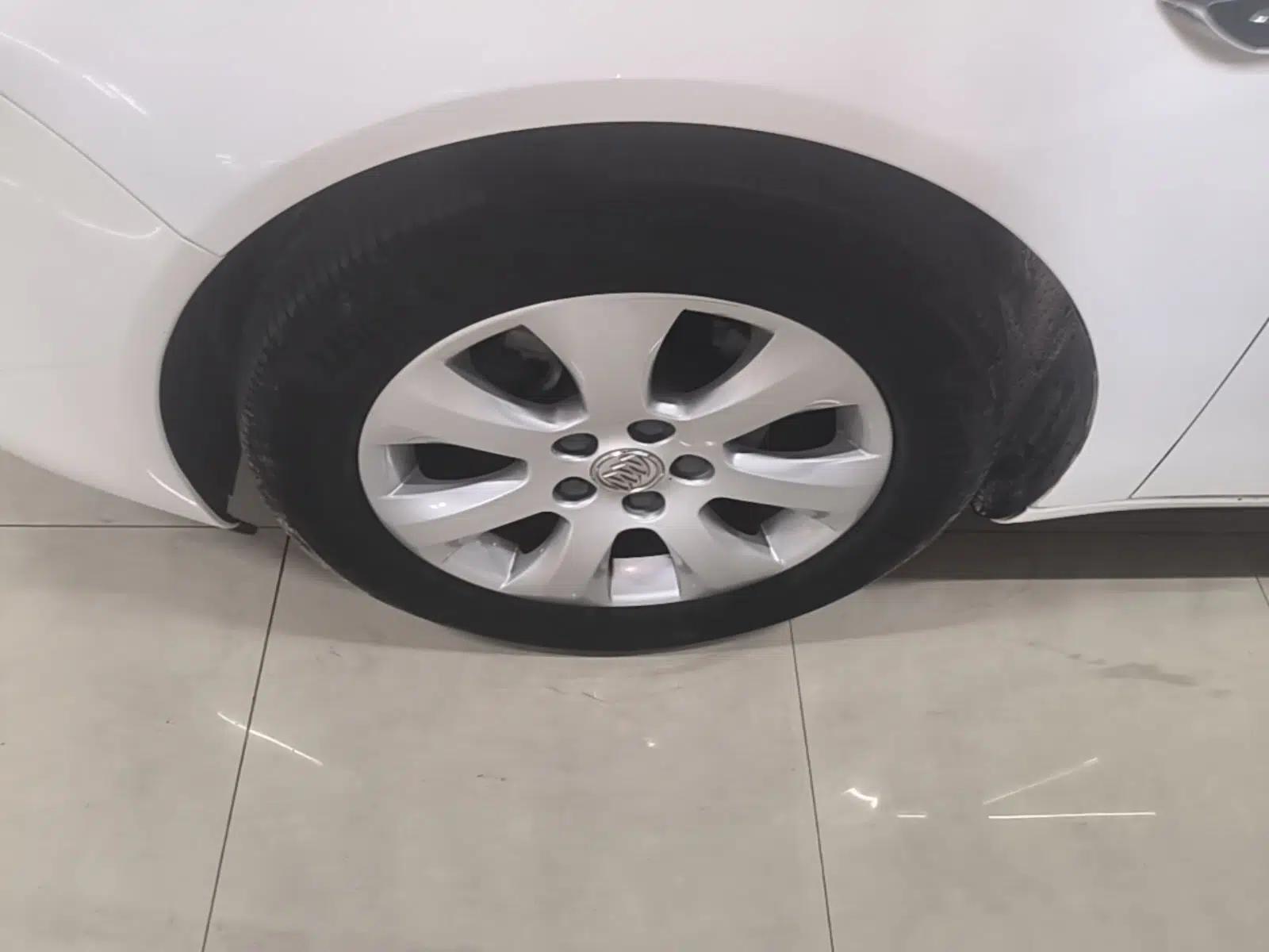 Buick Regal 2015 2.0L Leading Fashion Edition — миниатюра 10
