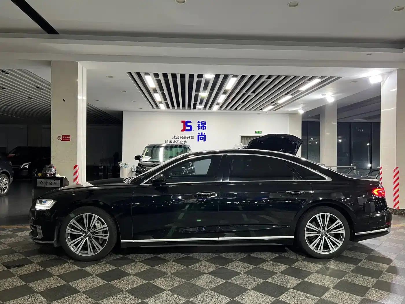2018 Audi A8 A8L 55 TFSI quattro Luxury — миниатюра 3
