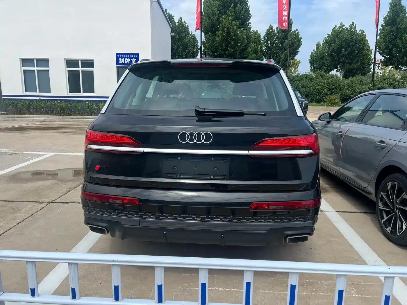 Audi Q7 2025 55 TFSI quattro S line Sport — миниатюра 4