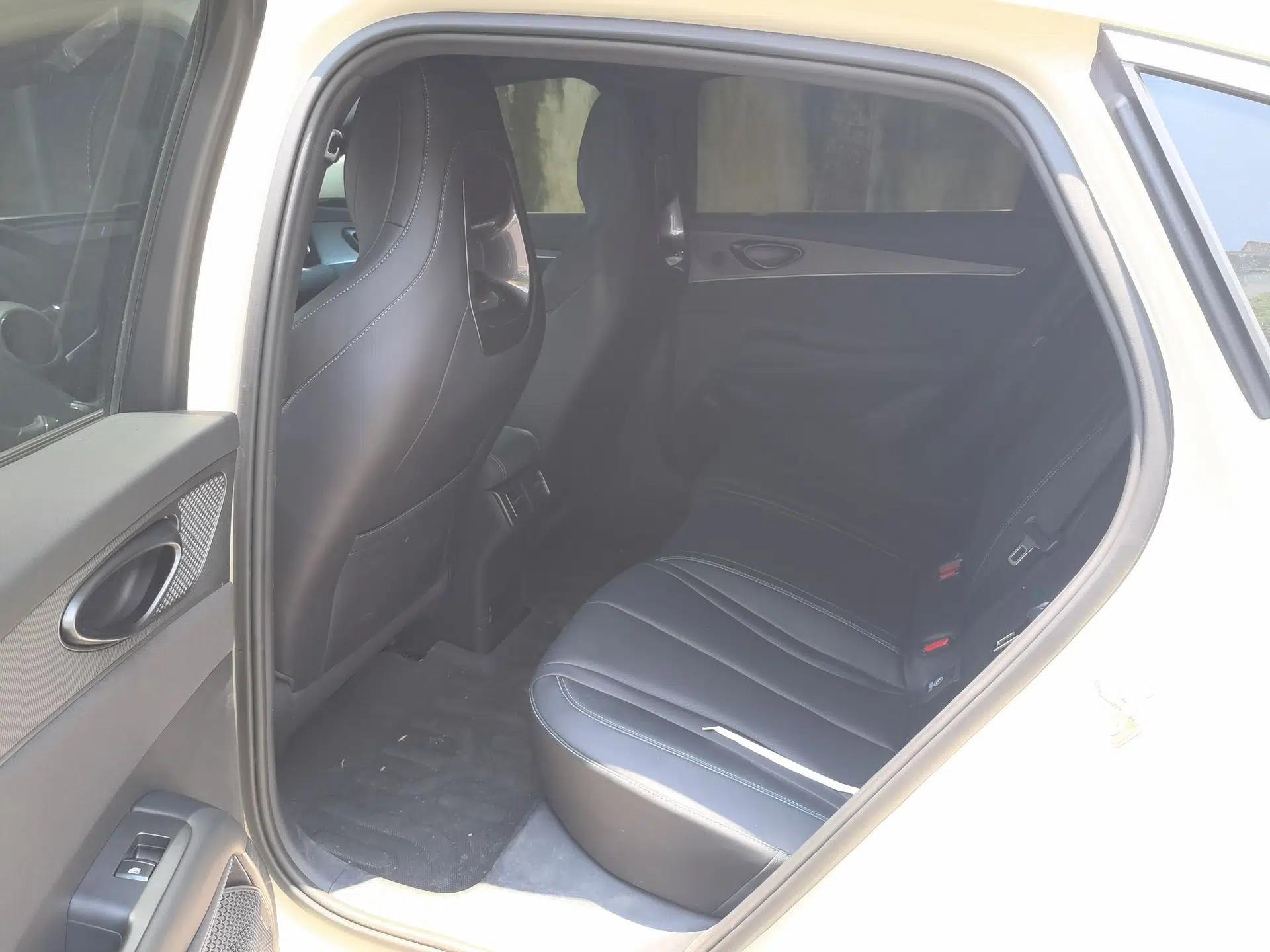 BYD Seal 06 New Energy 2024 DM-i 120KM Prestige Model — миниатюра 14