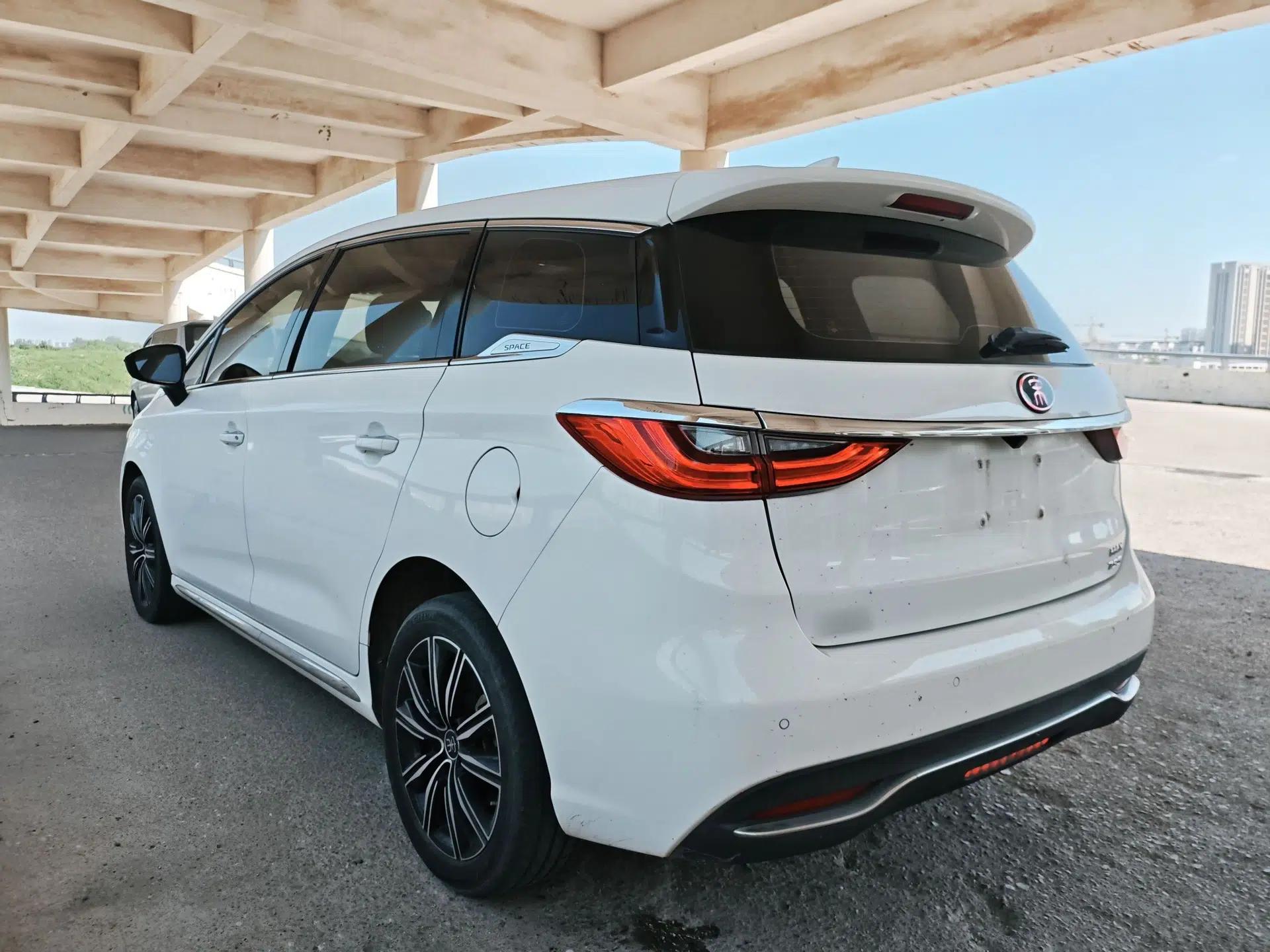 BYD Song MAX New Energy 2019 DM 1.5T Smart Connect Advanced 7-Seater China VI Standard — миниатюра 4