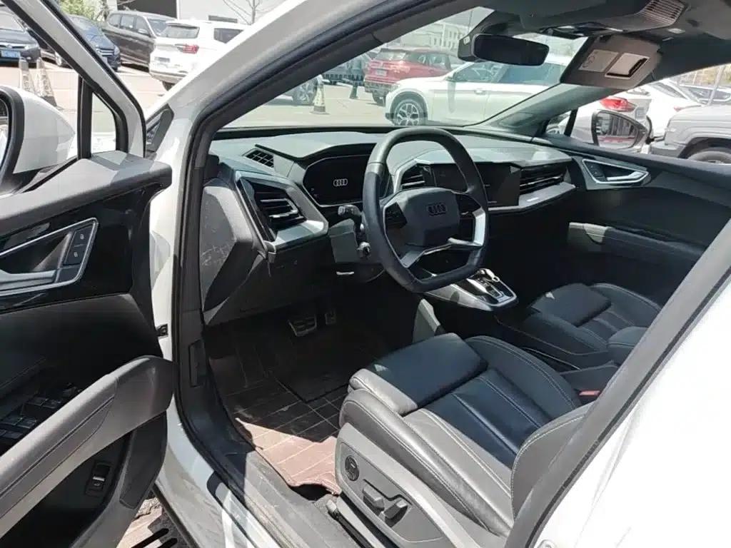Audi Q4 e-tron 2022 40 e-tron Adventure Edition — миниатюра 15