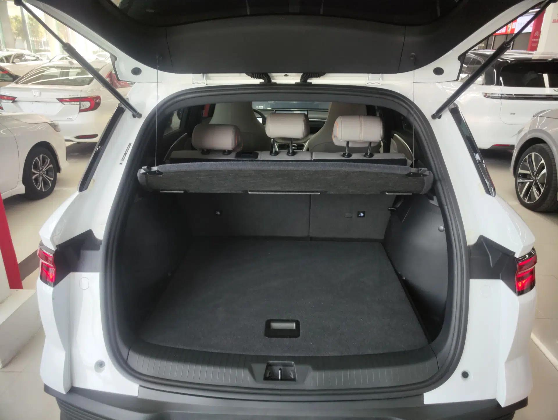 BYD Song Pro New Energy 2023 Champion Edition DM-i 110KM Beyond Model — миниатюра 22