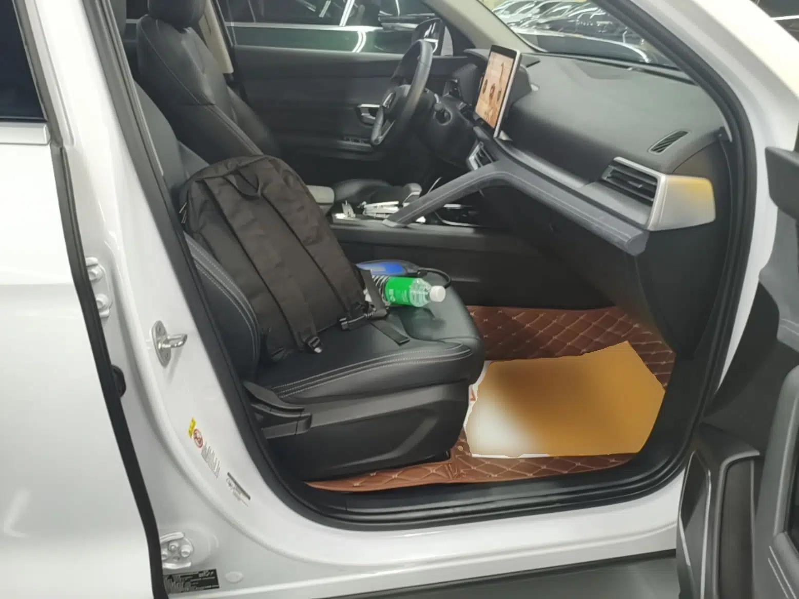 BYD Song Pro New Energy 2019 DM 1.5T Four-Wheel Drive Performance Edition Deluxe Model — миниатюра 19