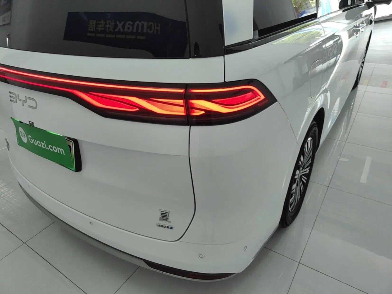 BYD Xia 2025 DM-i 1.5T 180km Beyond Edition — миниатюра 9