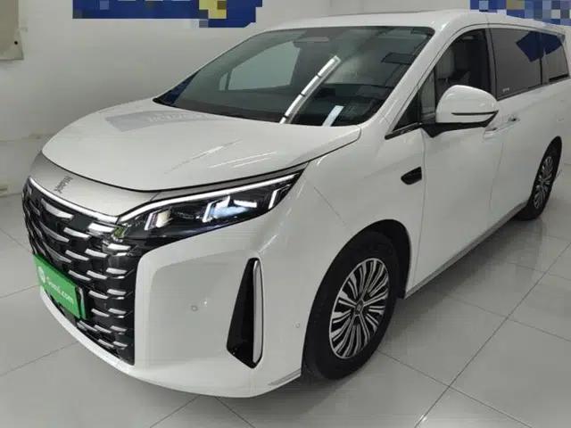 BYD Xia 2025 DM-i 1.5T 180km Beyond Edition