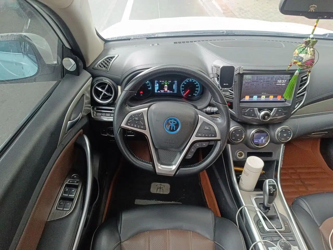 BYD Song New Energy 2017 Song DM 1.5TID All-Wheel Drive Luxury Model — миниатюра 10