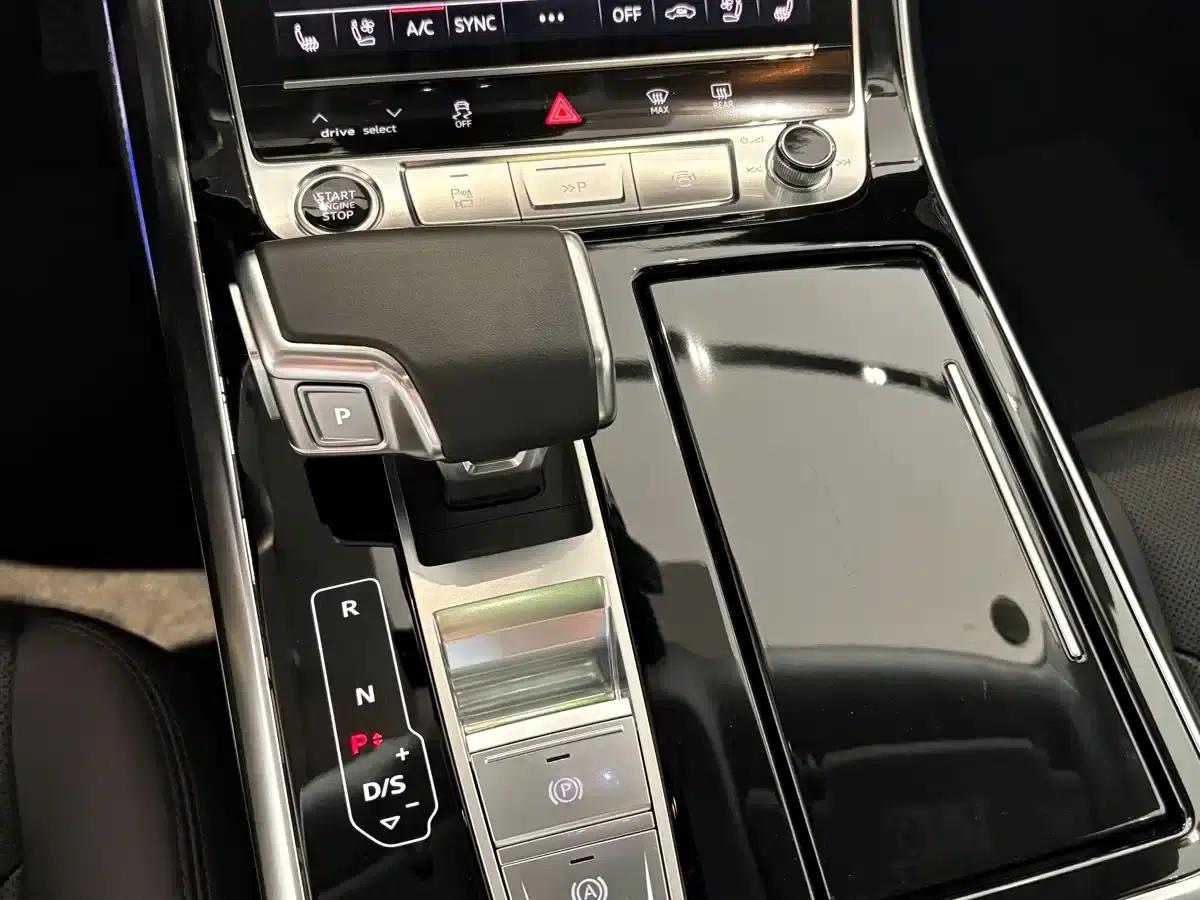 Audi Q8 2023 55 TFSI Luxury Dynamic — миниатюра 11