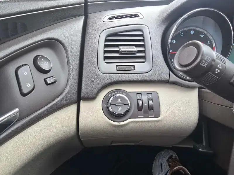 Buick Regal 2015 2.0L Leading Fashion Edition — миниатюра 13
