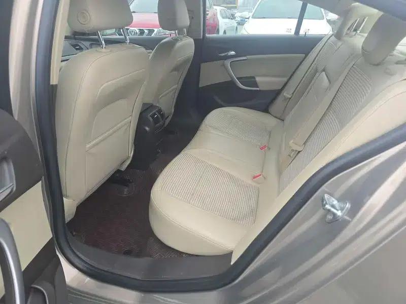 Buick Regal 2015 2.0L Leading Fashion Edition — миниатюра 16