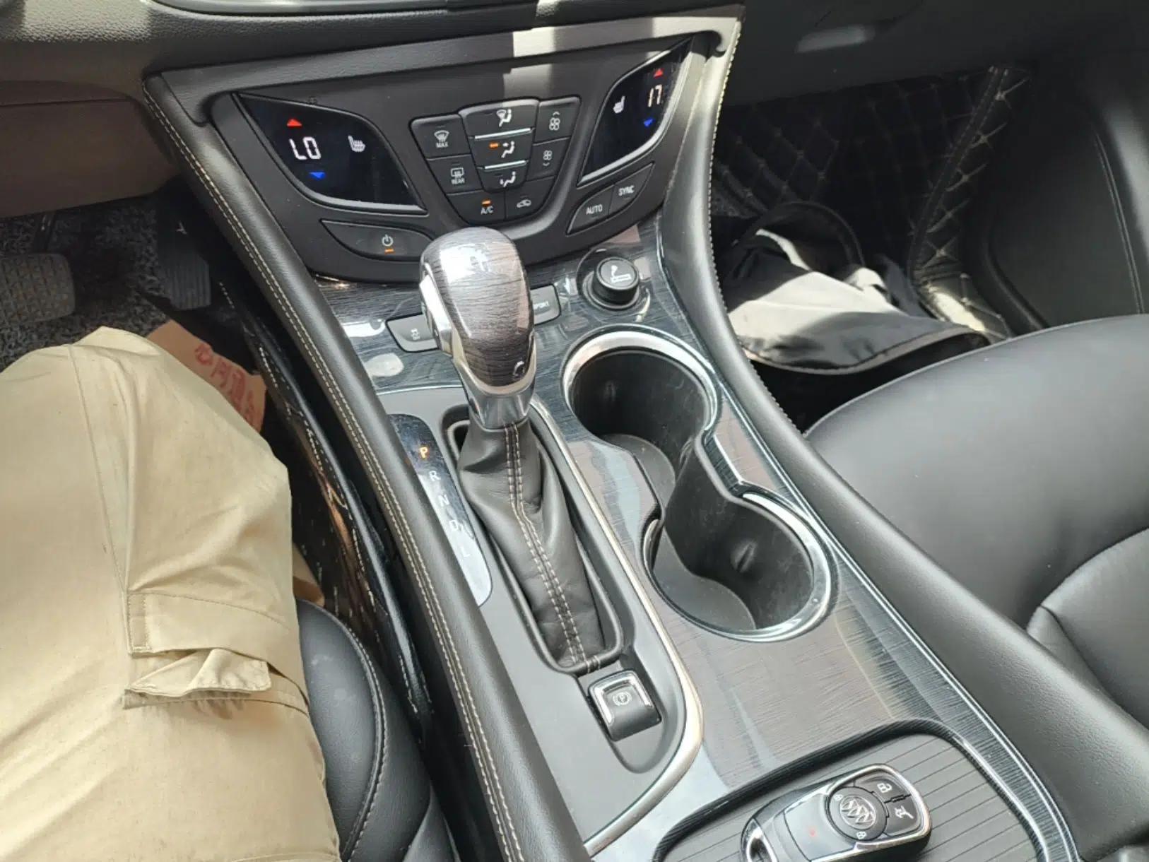 Buick Envision 2017 28T Four-Wheel Drive Elite Model — миниатюра 21