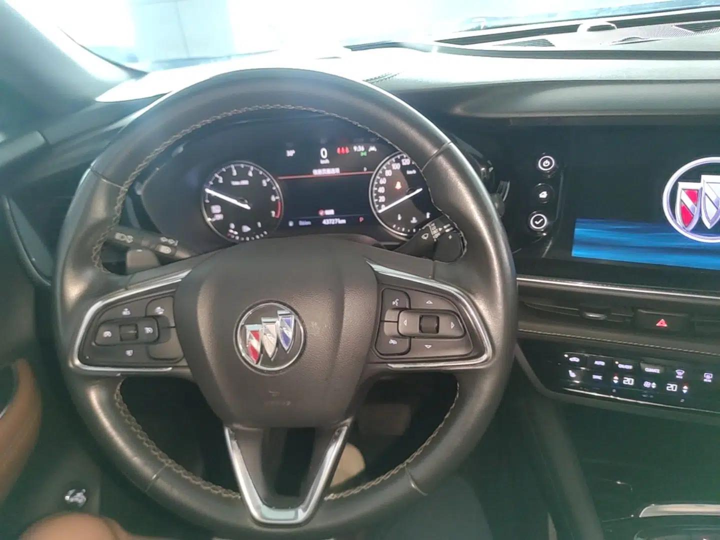 Buick Envision 2020 Encore S 652T Two-Wheel Drive Luxury Model — миниатюра 17