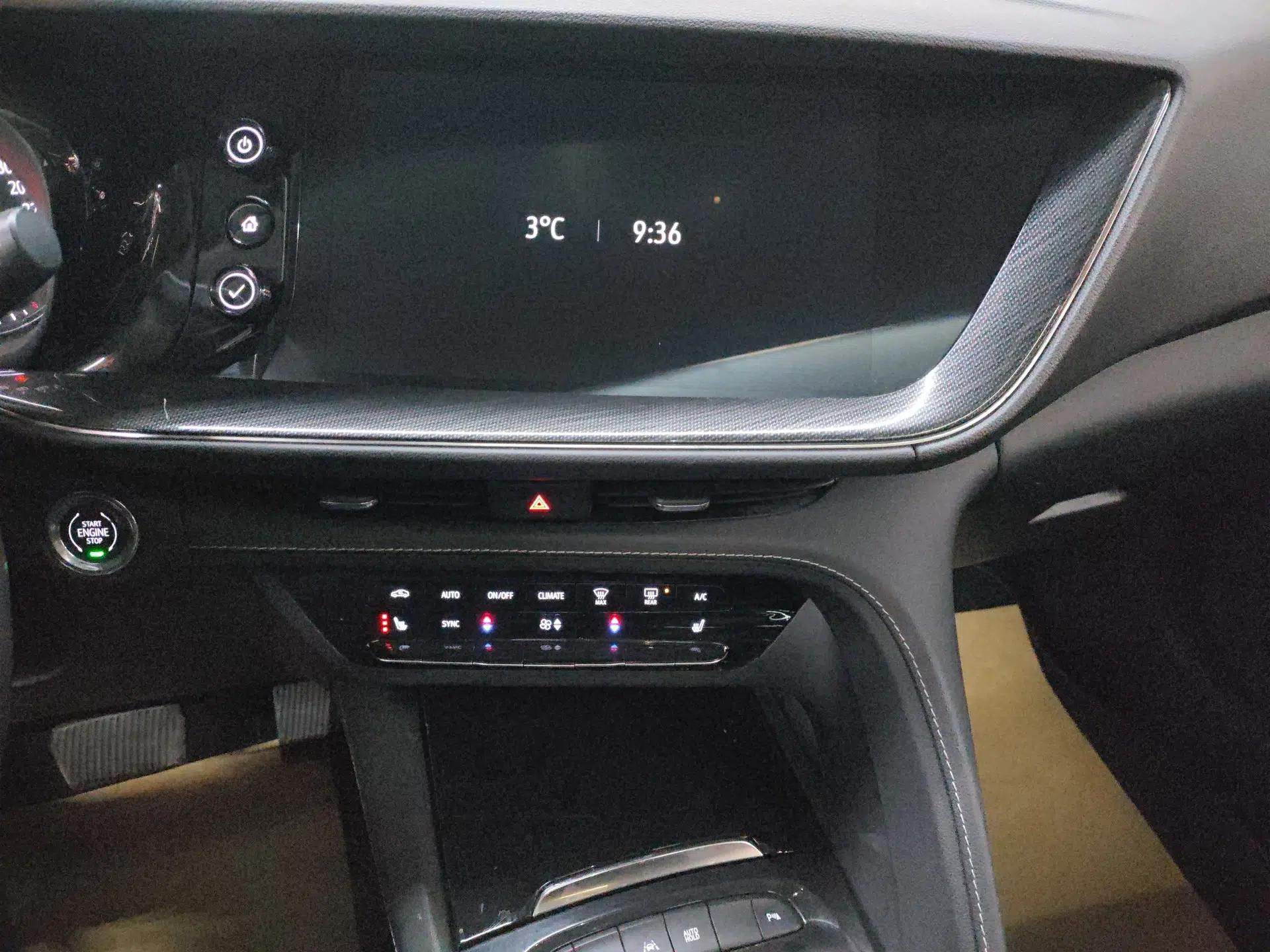Buick Envision 2022 Encore S 652T Two-Wheel-Drive Luxury Model — миниатюра 15