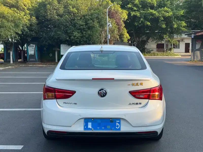Buick Verano 2017 Sedan 15S Automatic Entry-Level — миниатюра 5