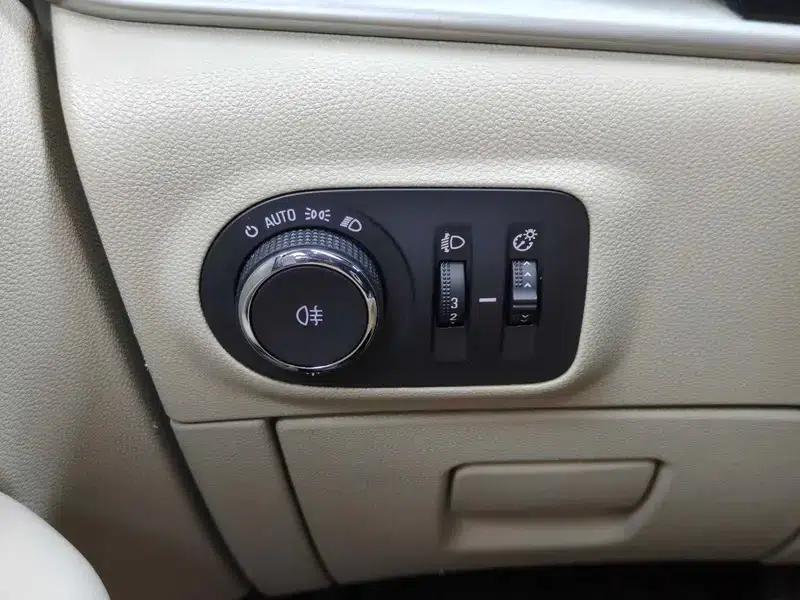 Buick Verano 2017 Sedan 15S Automatic Leading Edition — миниатюра 29