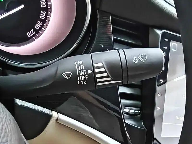 Buick Verano 2017 Sedan 15S Automatic Leading Edition — миниатюра 31