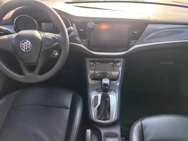 Buick Verano 2018 Hatchback 15S Automatic Entry-Level Model — миниатюра 5