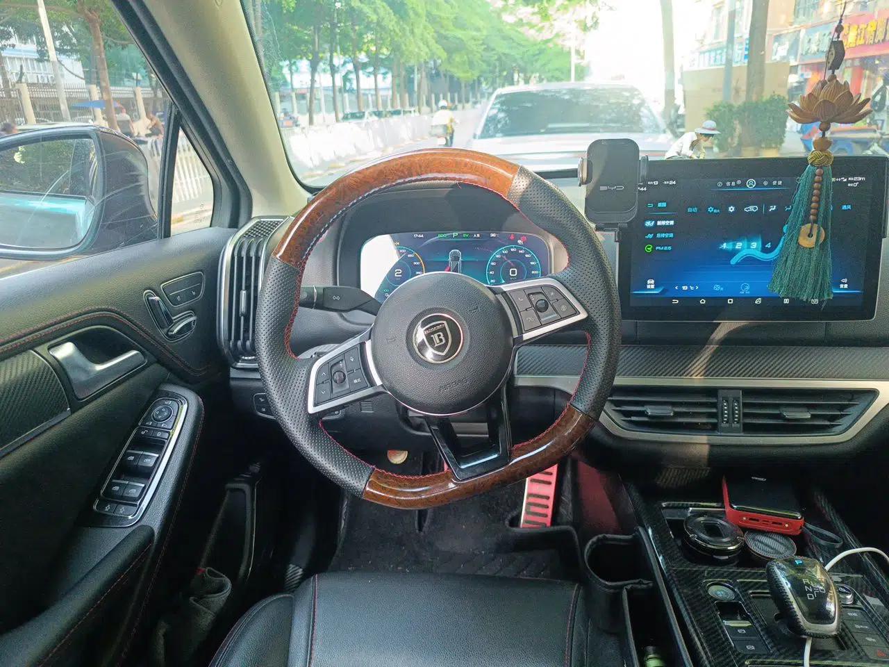 BYD Tang New Energy 2019 DM 2.0T All-Wheel Drive Smart Connectivity Enjoyment Model 7 Seats China VI Standard — миниатюра 10