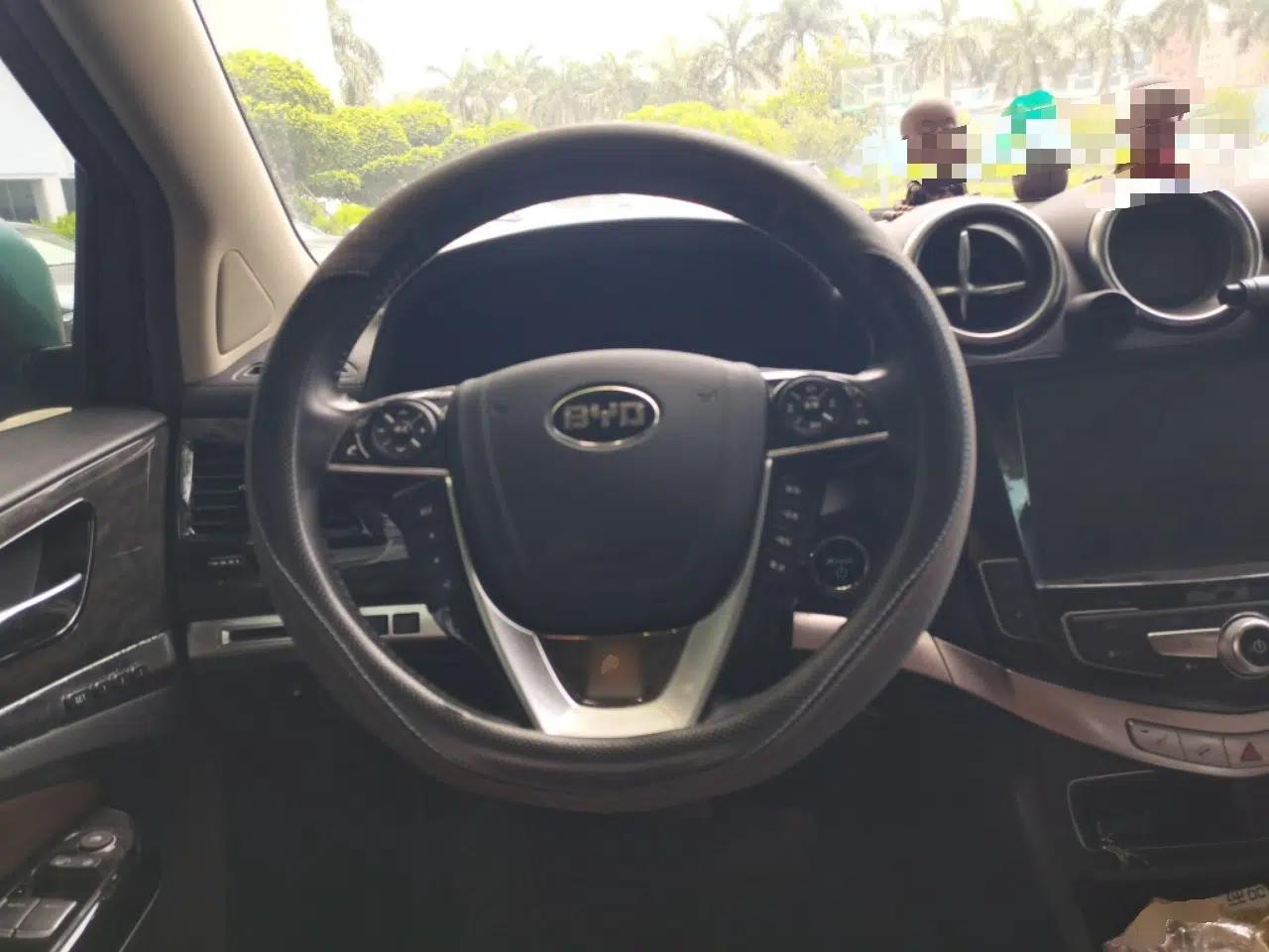 BYD Tang New Energy 2015 2.0T Four-Wheel-Drive Flagship Model — миниатюра 10