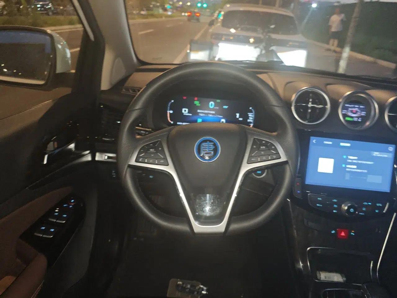 BYD Tang New Energy 2017 2.0T All-Wheel Drive Hyatt Model — миниатюра 10
