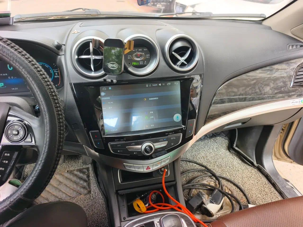 BYD Tang New Energy 2015 2.0T Four-Wheel-Drive Flagship Model — миниатюра 13