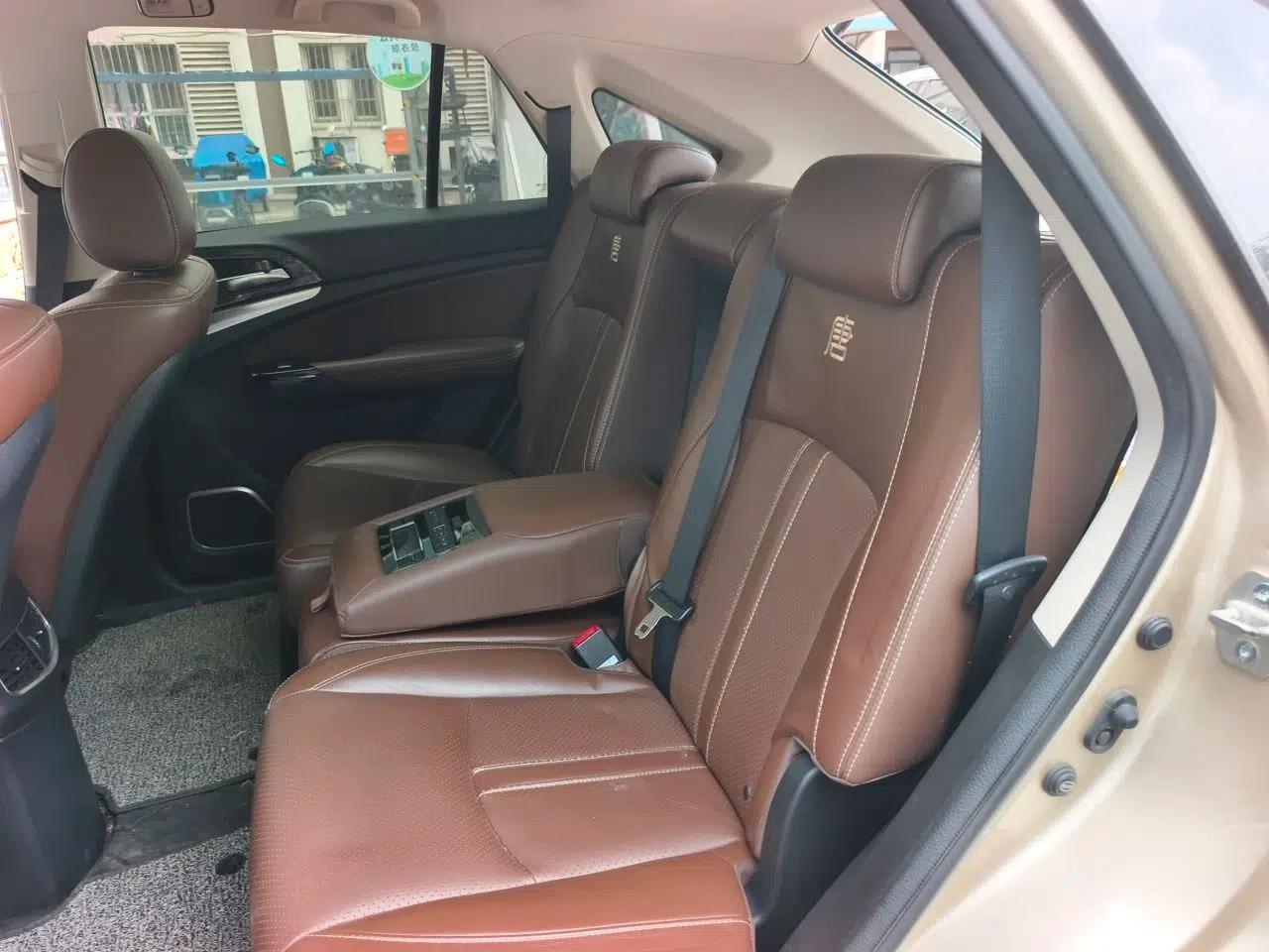 BYD Tang New Energy 2015 2.0T Four-Wheel-Drive Flagship Model — миниатюра 17