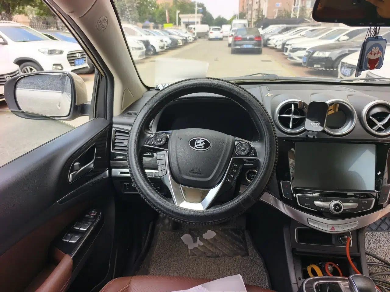 BYD Tang New Energy 2015 2.0T Four-Wheel-Drive Flagship Model — миниатюра 10