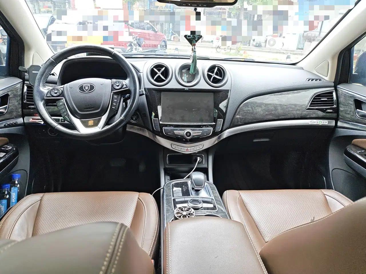 BYD Tang New Energy 2015 2.0T Four-Wheel-Drive Flagship Model — миниатюра 9