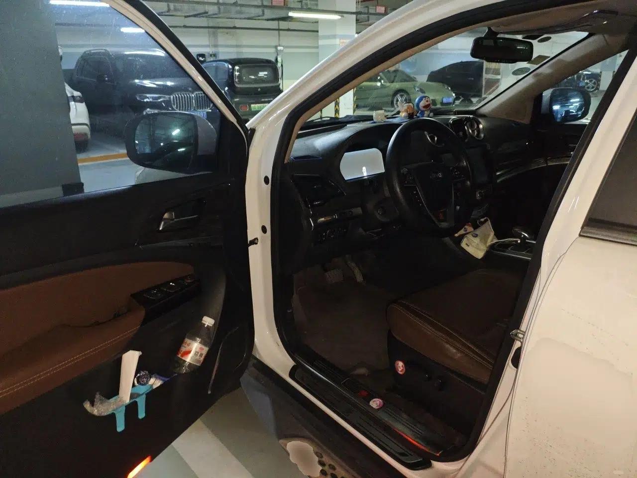 BYD Tang New Energy 2015 2.0T Four-Wheel-Drive Flagship Model — миниатюра 16