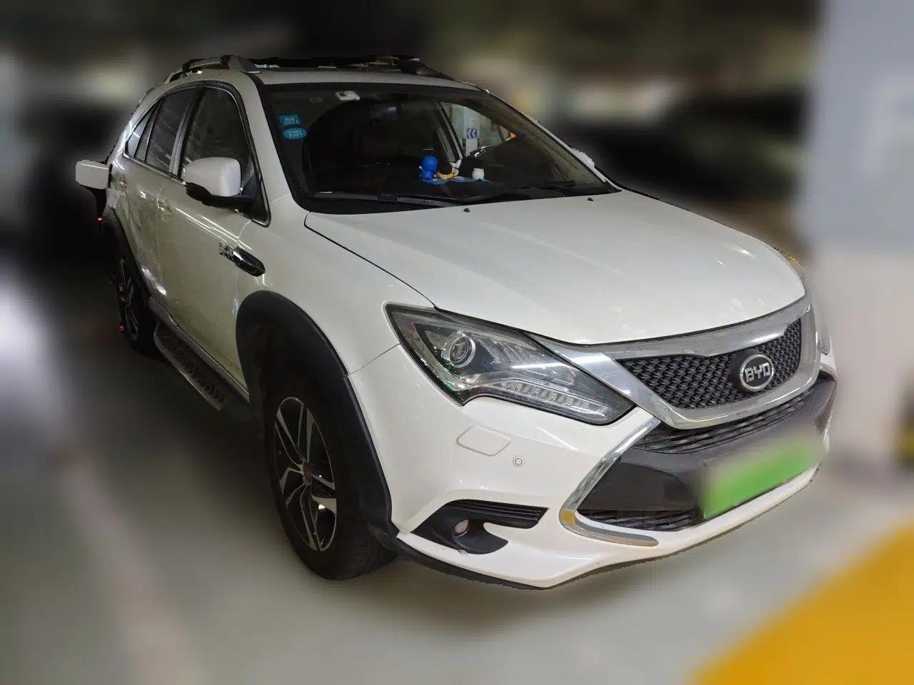 BYD Tang New Energy 2015 2.0T Four-Wheel-Drive Flagship Model — миниатюра 3