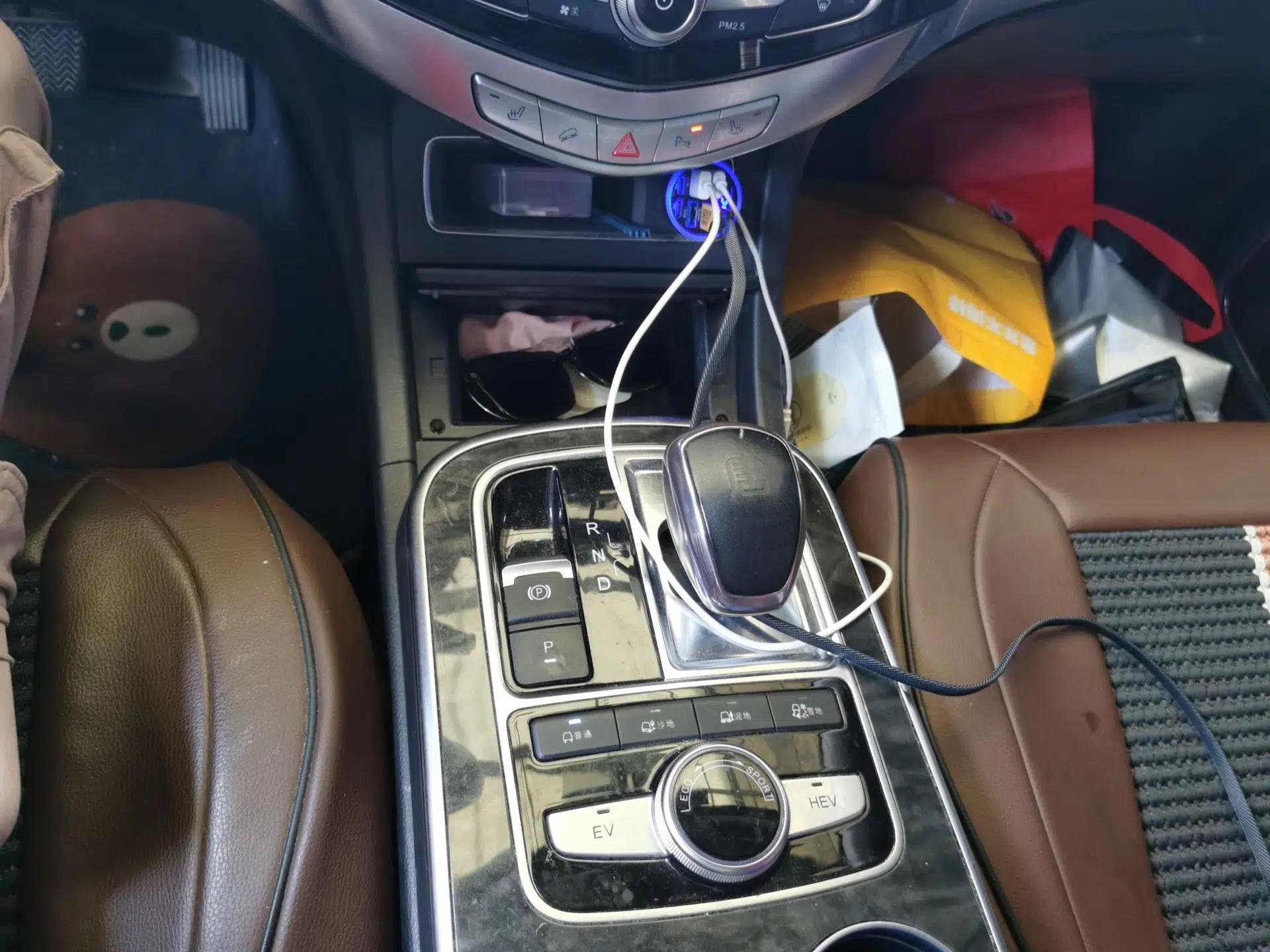 BYD Tang New Energy 2015 2.0T Four-Wheel-Drive Flagship Model — миниатюра 14
