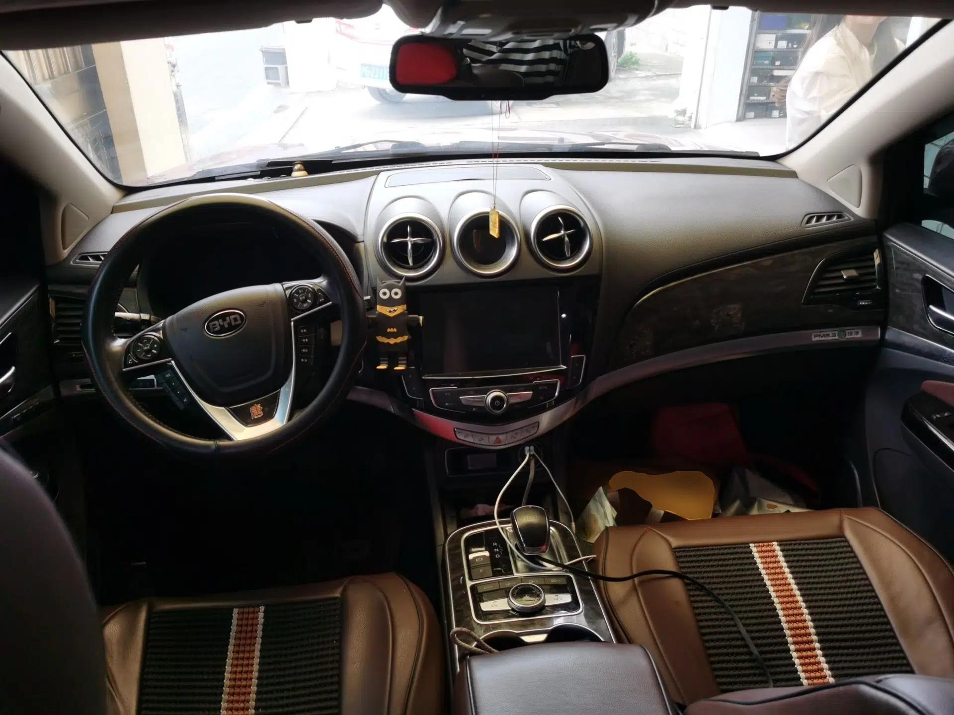 BYD Tang New Energy 2015 2.0T Four-Wheel-Drive Flagship Model — миниатюра 9
