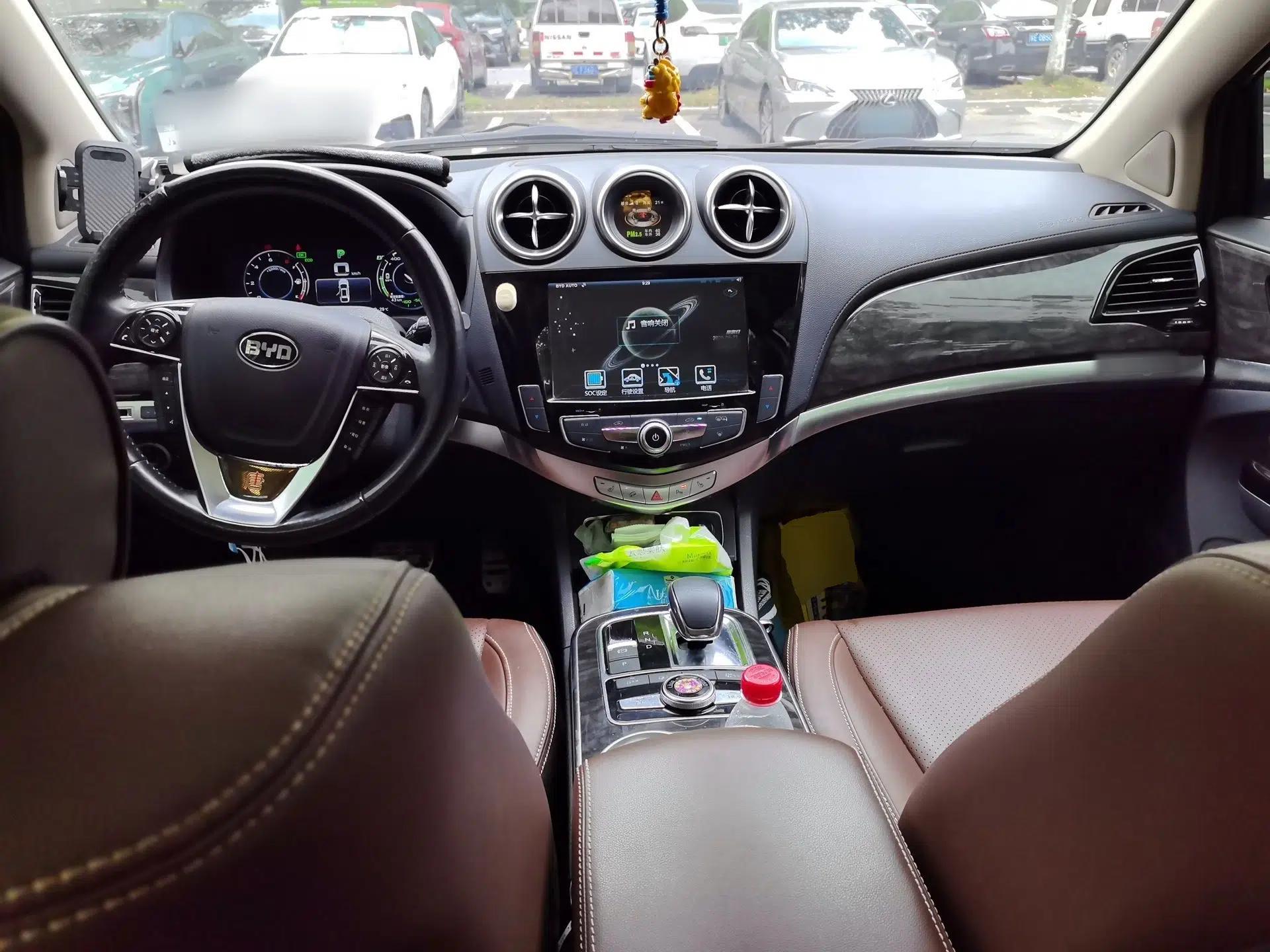 BYD Tang New Energy 2015 2.0T Four-Wheel-Drive Flagship Model — миниатюра 9