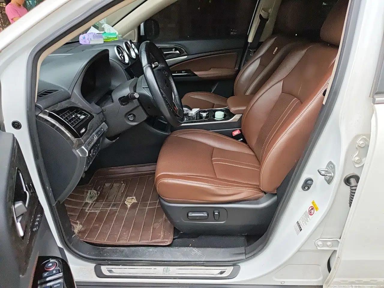 BYD Tang New Energy 2015 2.0T Four-Wheel-Drive Flagship Model — миниатюра 15