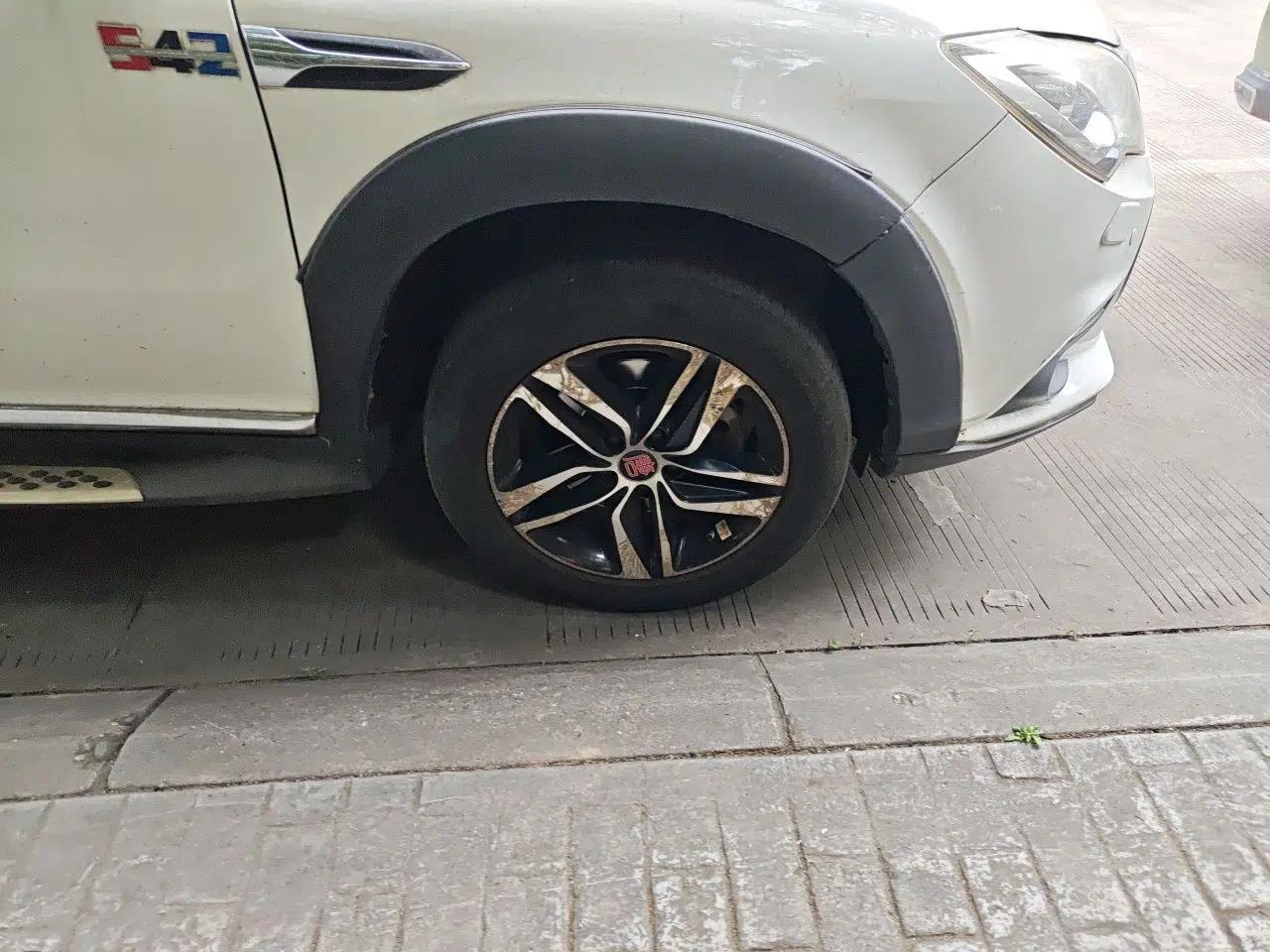 BYD Tang New Energy 2015 2.0T Four-Wheel-Drive Flagship Model — миниатюра 8